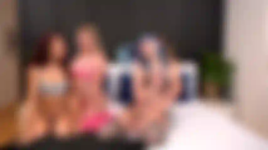 Noche de cosplay: tyler nixon recibe a todas las chicas de cosplay jewelz blu, sabina rouge y eliza eves en un show de cámara de cuarteto de cosplay en vivo.