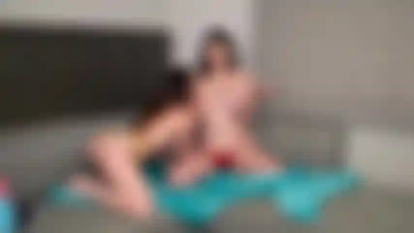 Pawg: alyx star y alison ray están jodiendo los sesos de ryan keely con juguetes sexuales y lamiendo el coño caliente.