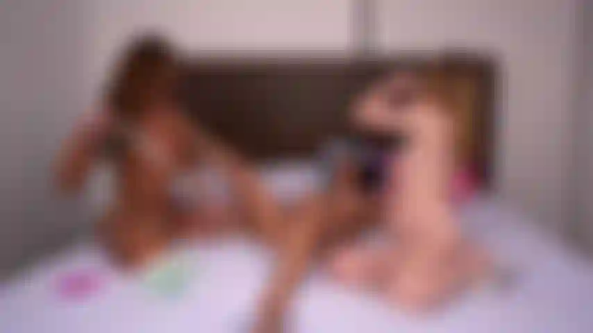 Aila donovan y aliya brynn 69 mientras serena santos mira y se masturba en este trío lésbico caliente en vivo.