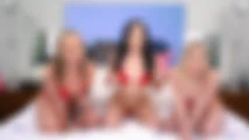 Se ayuda mutuamente a masturbarse en un trío de chicas