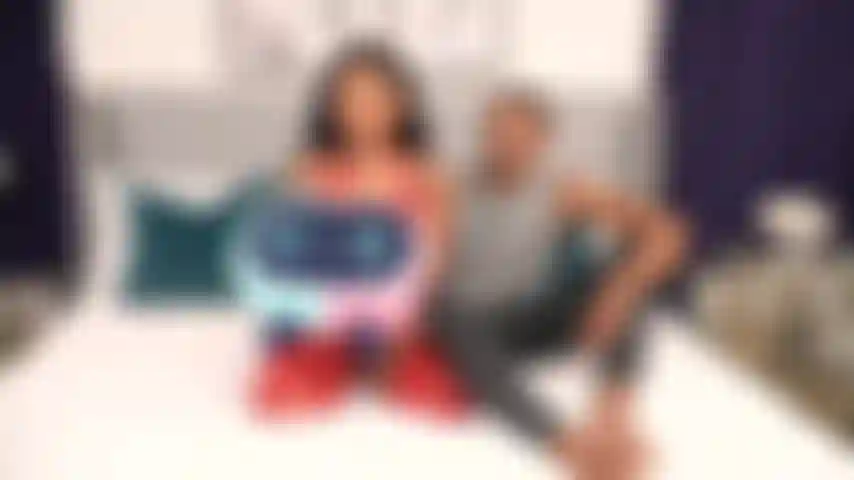 La diversidad es sexy: la pequeña lina flexxx chupa la enorme polla de alex jones y se la follan en vivo en jerkmate.