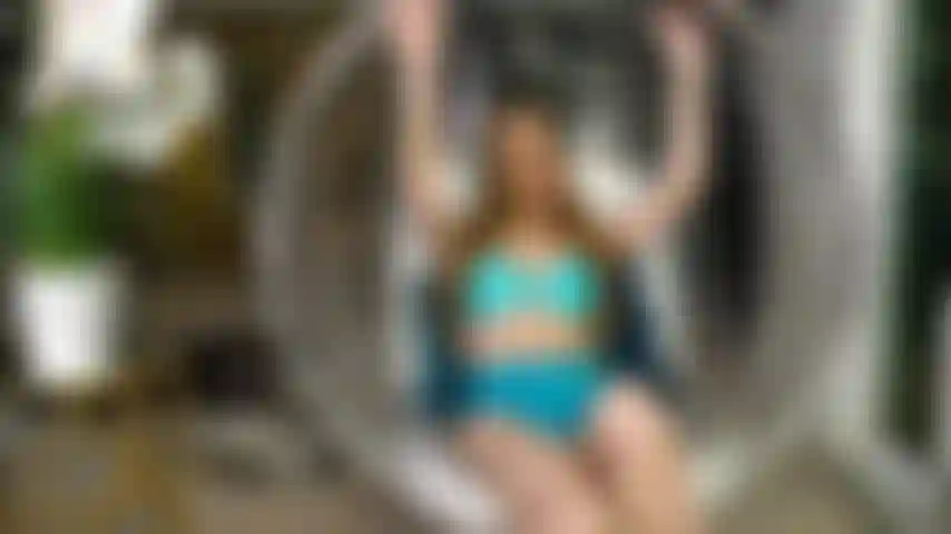 La increíble jillian janson está de nuevo, míralo chupar un gran consolador y follarse su apretado y húmedo coño en vivo (vista previa).