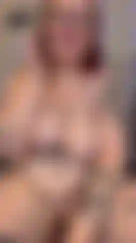 Uso mi varita exuberante e hitachi para chorrear.