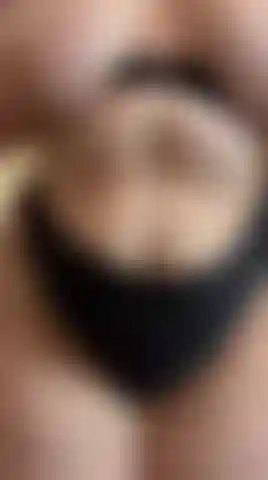 Dildo cabalgando en mi silla + squirting.