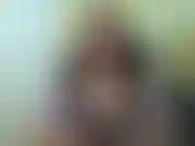 Tengo este consolador grande y voy a hacer rebotar mis pechos arriba y abajo sobre él. Cuando los hago rebotar rápido, tú acaricias rápido. Cuando los hago rebotar lentamente, acaricias más lento.