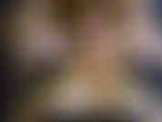 Date prisa perdedor. Te dije que podías follarme si podías sacarme en 5 minutos y estás fallando miserablemente. La gran polla de mi novio me hace correrme en 2 minutos. Chupas, te arrodillas y te comes tu semen.