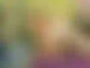 Mira cómo mi pie se balancea hacia adelante y hacia atrás. Apunta hacia arriba y hacia abajo. Estás cayendo cada vez más bajo el hechizo de mi pie. Tu polla se está poniendo cada vez más dura. Cuando explotes serás mi esclava de pies para siempre.