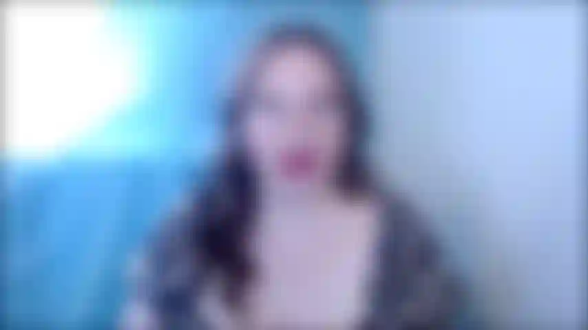 Hola cuck, ¿qué tal tu noche? Estuvo llena de frustración y celos mientras estabas sentado en casa con tu polla enjaulada y tu linda esposa estaba fuera siendo follada? ¿Tirones de tu pequeña polla enjaulada toda la noche imaginando a tu esposa follando con un semental caliente? Te preguntabas o esperabas secretamente que tu esposa te trajera una tarta de crema a casa para lamer de su coño? No respondas. Sé que estabas pensando en todo eso. Soy mujer un par de cosas sin embargo: 1.) Tu esposa no se folló a un solo tipo. Organicé un gang bang para ella con seis pollas grandes, y las tomó todas toda la noche. 2.) Se llenó el coño, la boca y el culo de semen, pero no lo traerá a casa para que lo lamas. Estaba tan cansada después de haber usado todos sus agujeros toda la noche que apenas podía caminar. Ella tampoco volverá a casa esta noche porque, aunque está dolorida y agotada, quería que sus dos sementales favoritos volvieran y la follaran sin sentido otra vez esta noche. Te ves tan triste. No sé por qué. Te dije que una vez que tu esposa me diera tu llave de castidad, comenzaría tu sumisión absoluta. Te dije que ya no era un juego. No te dije que haría que tu esposa se cogiera en grupo, pero sí te dije que iba a empujarte a ti, y a ella, más lejos de lo que nunca antes habían estado. Pareces que estás a punto de llorar. Estoy tan feliz con tu destrucción emocional que voy a dejar que te corras. Sacarás esa pequeña polla mientras te cuento lo zorra que fue tu esposa anoche, lo zorra que será esta noche, y ahora, y para siempre serás, su casto, encerrado, patético cornudo.