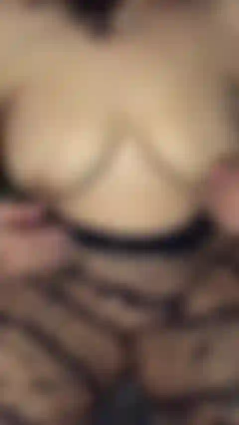 Consolador de doble problema en mi culo y coño.