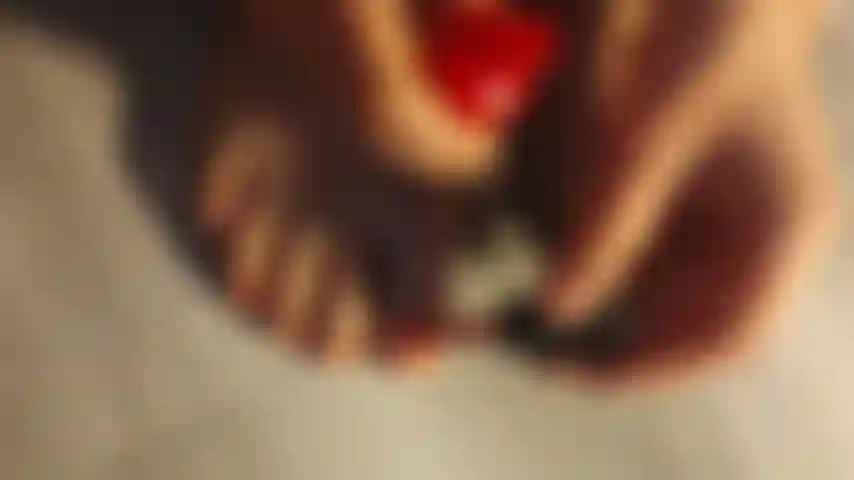 Pintándome las uñas de los pies!
