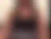 Desnudándome los leggins, dedos en el culo, vibrador por la espalda, orgasmo con juguete.