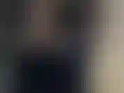 Probándome braguitas.