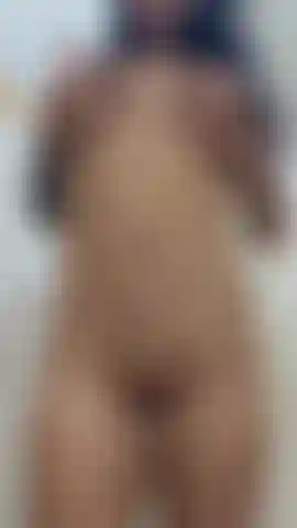 I model my perfect body and my hot ass for you