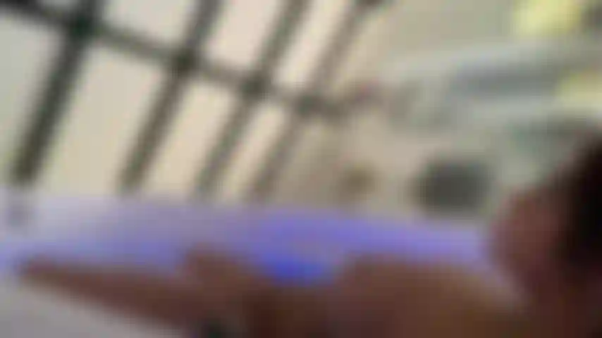 Exploro con mis dedos bajo el agua!