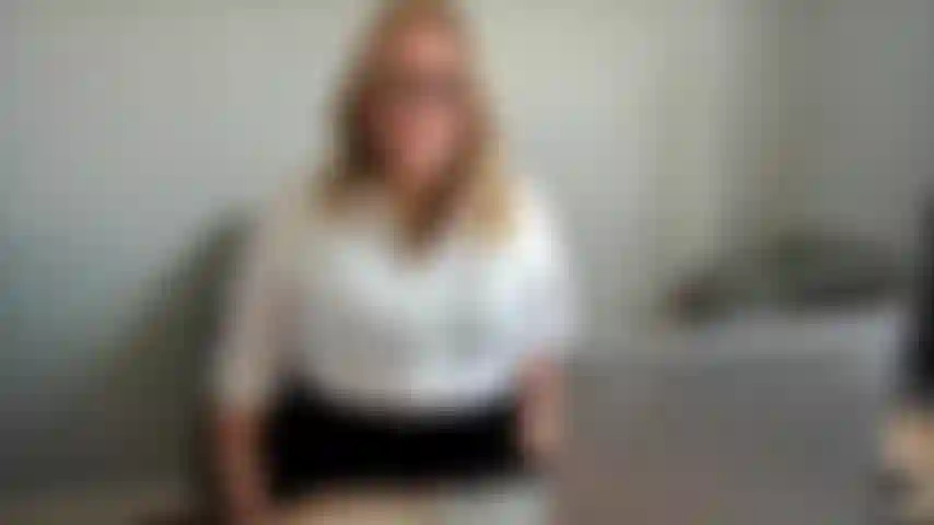 Julie_Bliss - office102 - por favor contratame.