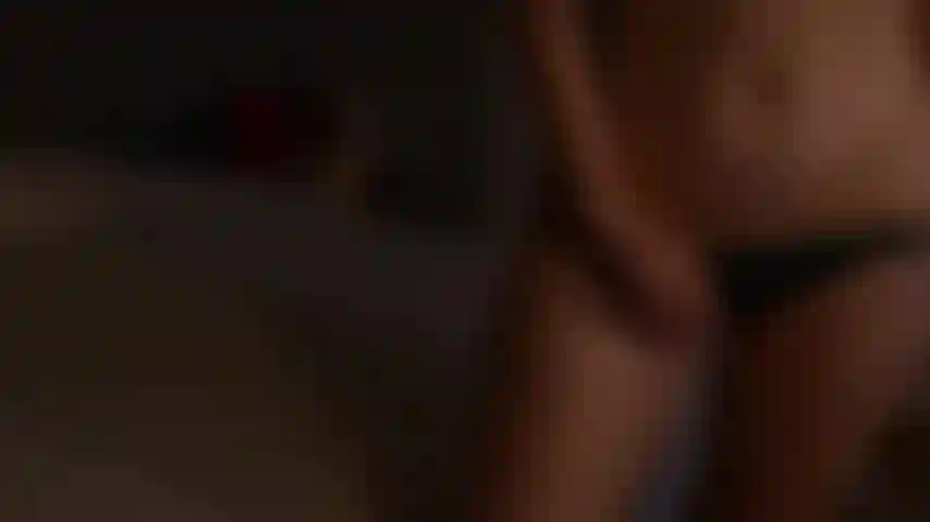 Sé que quieres ver mi dulce cuerpo desnudo y listo.