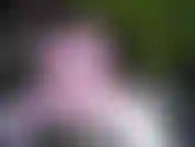 Pantalones negros de seda y aceite de bebe, con unos anillos en el pene empezando.