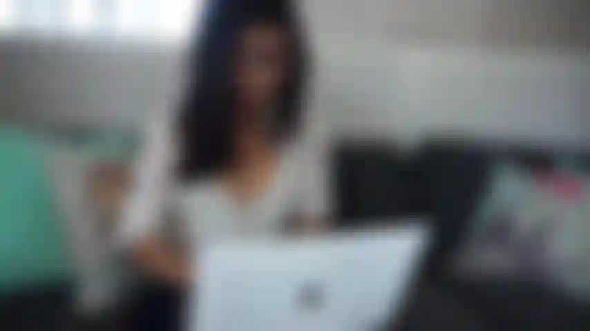 Escote sobre abarrotar.