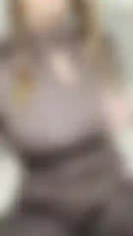 Ughh..look what you made me do.
I filmed this big-titty tease and now i'm all worked up.
They look HUGE in this one- like, hypnotising huge.
I know you can't resist this ;)