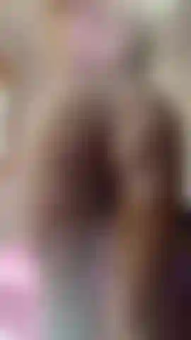 watch me clap these cheeks