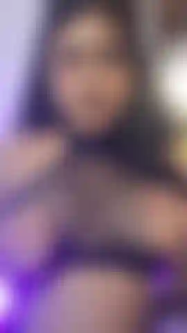 Rebota y escupe tetas.