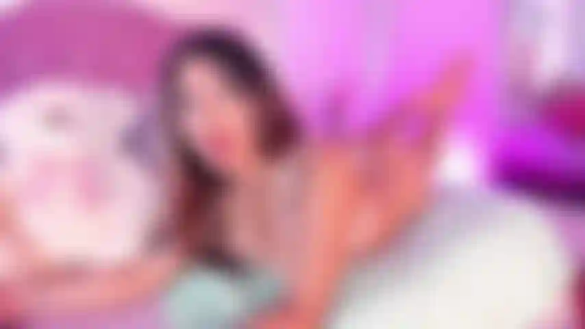 Necesito tu polla en mi boca.