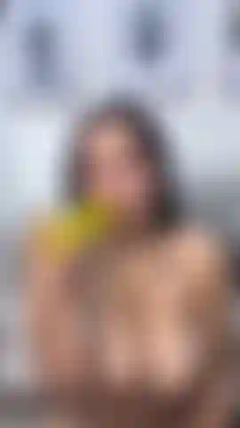 Quiero tu gran polla en mi boca hasta hacerte correrte.