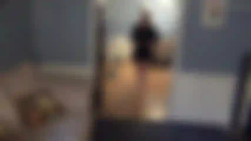 Paseito sexy y desnudándome.... Este es un video antiguo de 2015. Si te gusta lo sensual, esto encaja a la perfección :).