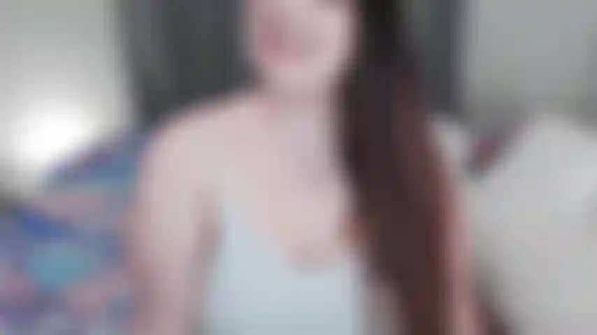 Bbw kaylee vibra con su coño gordo deliciosamente jugoso.
