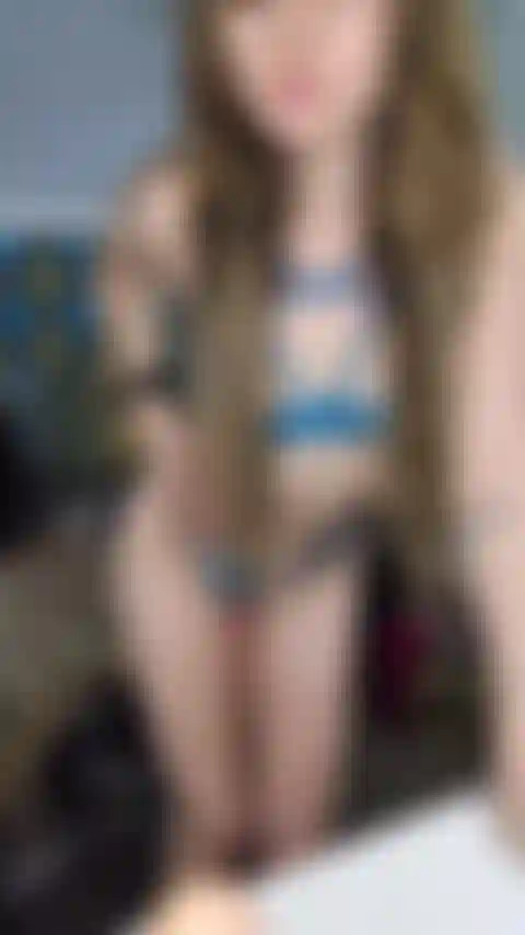 Provocando con joi y desnudez. El culo tiembla y las