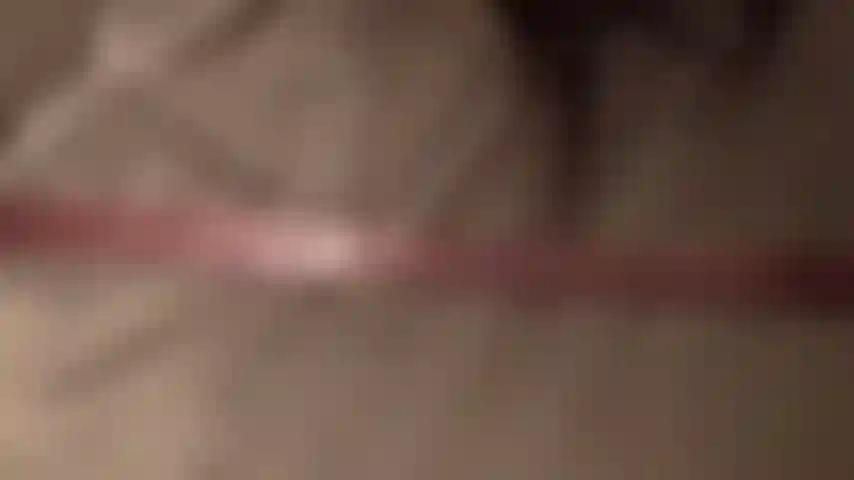 ¿Te parece bien un baño caliente? Más caliente que mi gran culo rebotando!