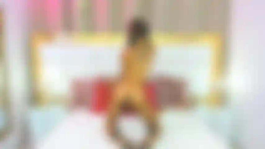 Chica flexible se masturba.