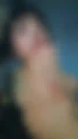 Lamiendo los dedos de los pies.