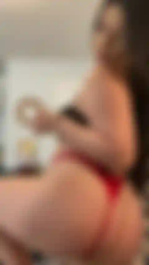 Haciéndome correrse fuerte 🤤.