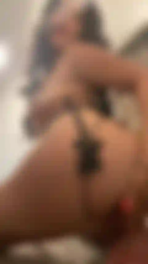 Montando mi juguete favorito.