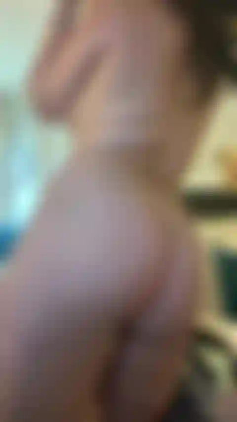 Haciendo que mi coño se corra.