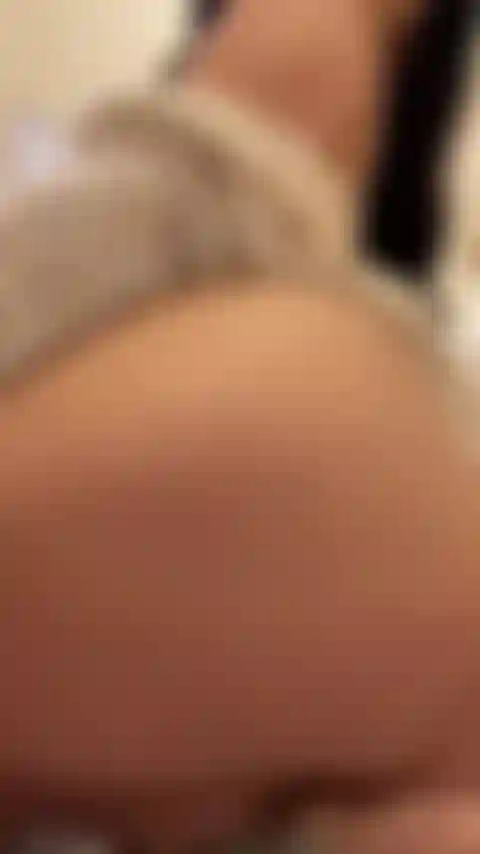 Haciendo que mi coño se sienta bien.