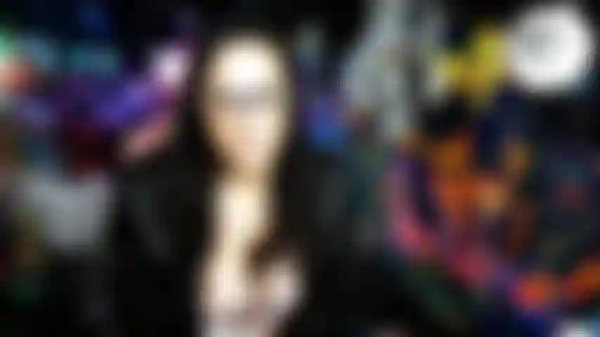 Prepárate para adorar mis majestuosos pies, esclava. En esta sesión de joi cei, te provocaré con mis pantorrillas, dedos y plantas curvilíneas, haciéndote correrte sin tocarte. Rogarás por más, pero solo te daré lo que quiero, cuando quiero.