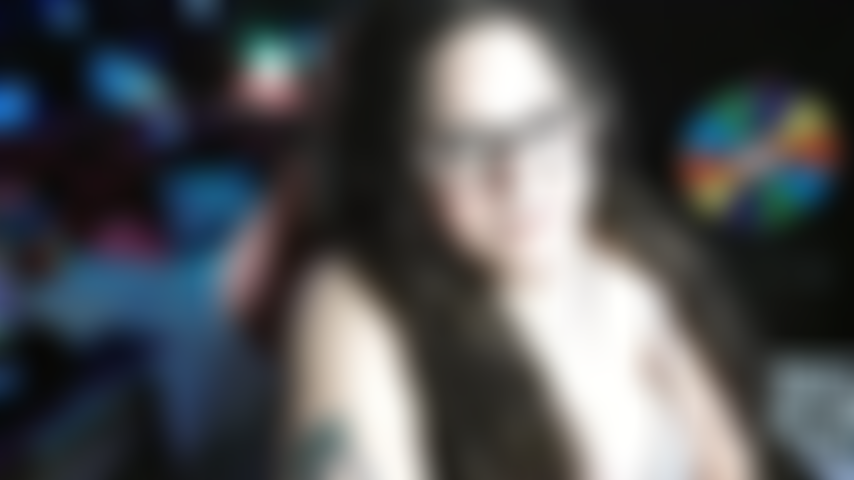 Juego con strap-on con sph y cuenta regresiva joi.