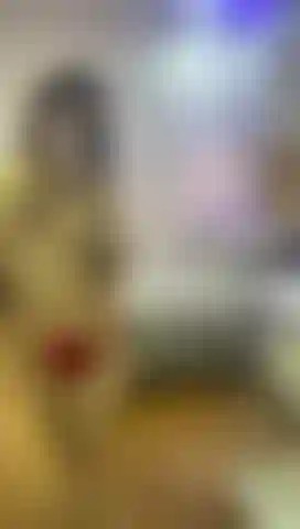 Tu voz es mi debilidad, me derrite y despierta mis deseos más profundos.