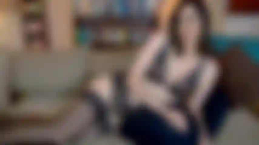 Descubrí tu fantasía secreta.... Para verme tener sexo con un hombre negro, yo te digo exactamente qué hacer y hasta quieres aprender cómo chupar una gran polla negra, así que yo invité a un amigo para nosotros.