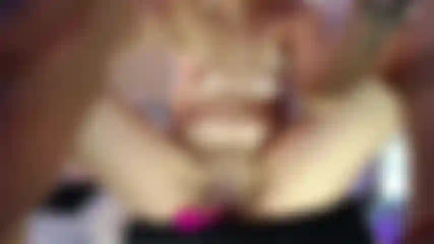 Mira mi coñito con tu pene y mi juguete que me encanta como vibra!