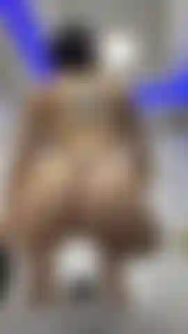 Rebotando mi hermosa y perfecta cola.