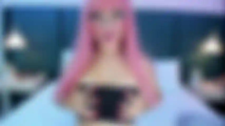 Chica blanca sexy y caliente que se desnuda y termina jugando con el coño.