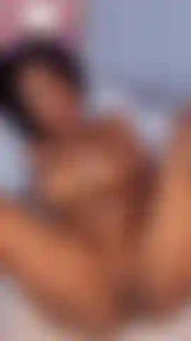 Mi coño está muy mojado🥵.