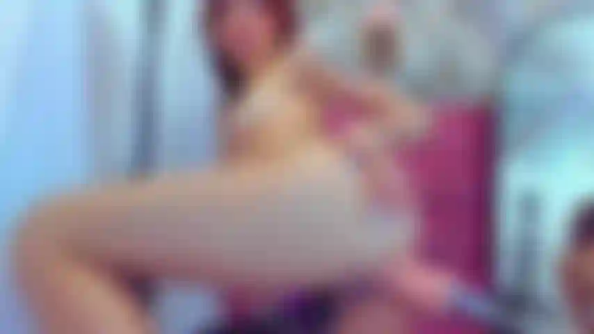 Mira como la máquina de follarme me rompe.