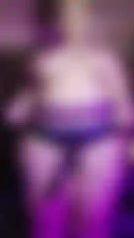 La ama te va a penetrar con un arnés de polla negra enorme de 10 pulgadas. Hablando de cómo te va a usar a fondo y convertirte en un juguete sexual. #Strapon #pegging #cuck #sissy #bbc #femdom #mistress #boobs #tits #roleplay #bbw #kink.