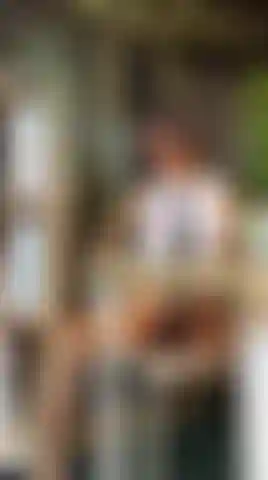 Una buena estudiante pagando con su coño rosa.