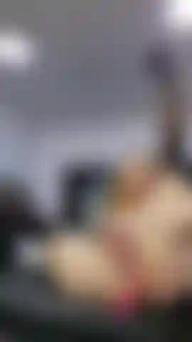 Me masturbo con mi lush insertado en mi vagina mientras mi culo vibra y luego me meto un dildo en la vagina.
