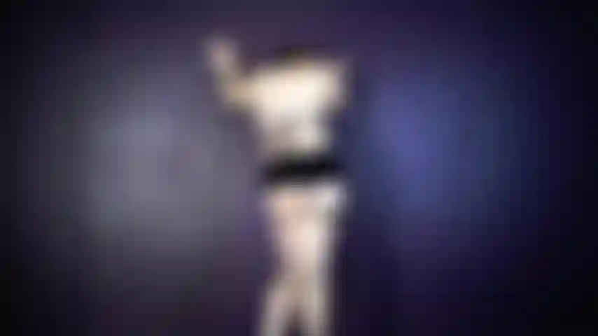 Body negro de tiras pov lap dance en topless.
